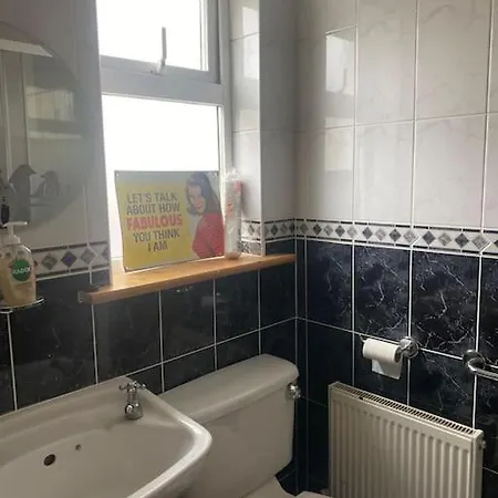 Macroom Spacious Cosy 3 Bedroom