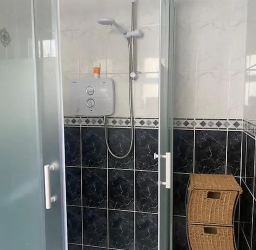 Macroom Spacious Cosy 3 Bedroom *