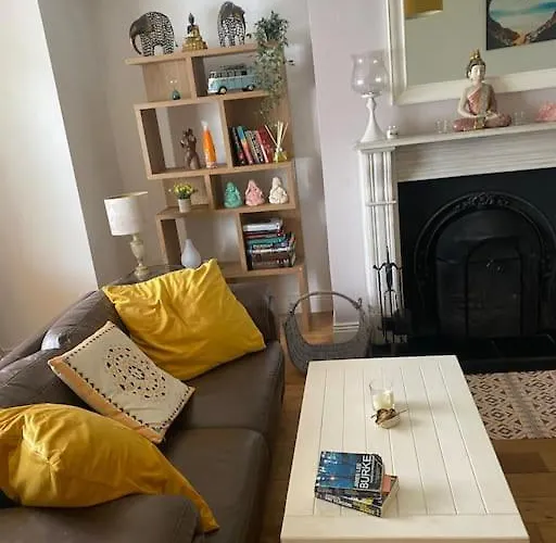 Macroom Spacious Cosy 3 Bedroom Cork