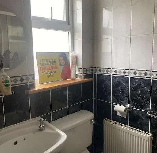 Macroom Spacious Cosy 3 Bedroom