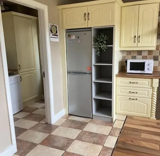 Macroom Spacious Cosy 3 Bedroom *