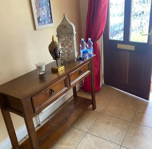 Macroom Spacious Cosy 3 Bedroom