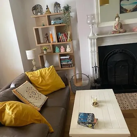 Macroom Spacious Cosy 3 Bedroom 科克