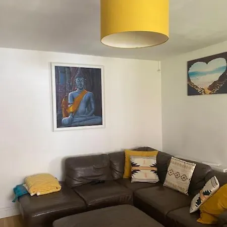 Macroom Spacious Cosy 3 Bedroom 度假居