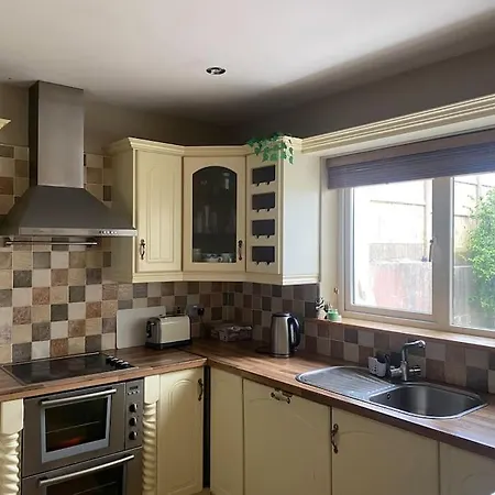 度假居 Macroom Spacious Cosy 3 Bedroom *